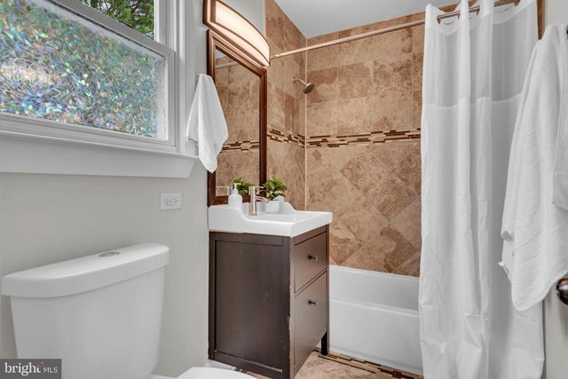 6211 SLIGO PKWY, Hyattsville, MD 20782