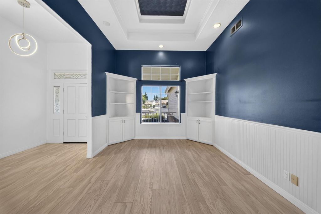 Image 27 of property listing at 602 Fallbrook Avenue, Clovis, CA 93611
