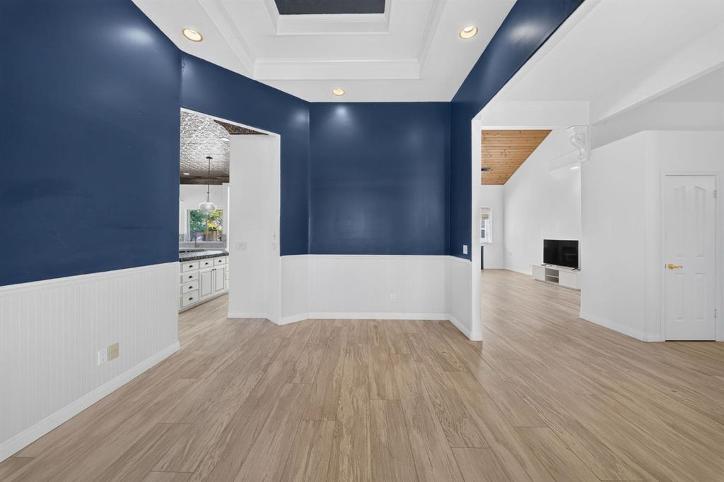 Image 29 of property listing at 602 Fallbrook Avenue, Clovis, CA 93611
