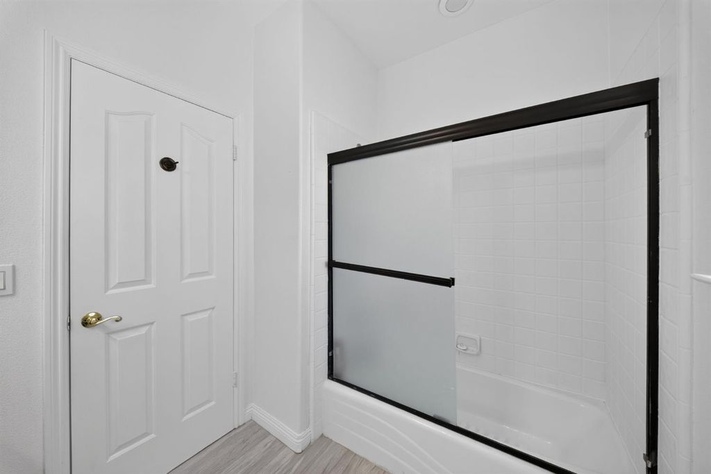Image 33 of property listing at 602 Fallbrook Avenue, Clovis, CA 93611