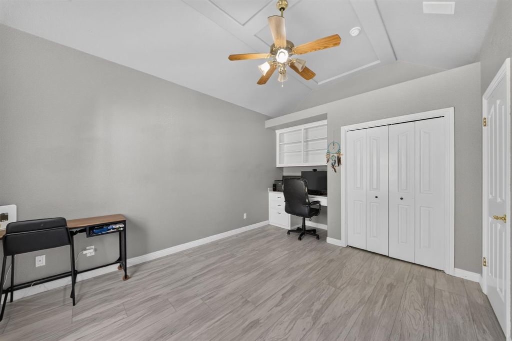 Image 34 of property listing at 602 Fallbrook Avenue, Clovis, CA 93611