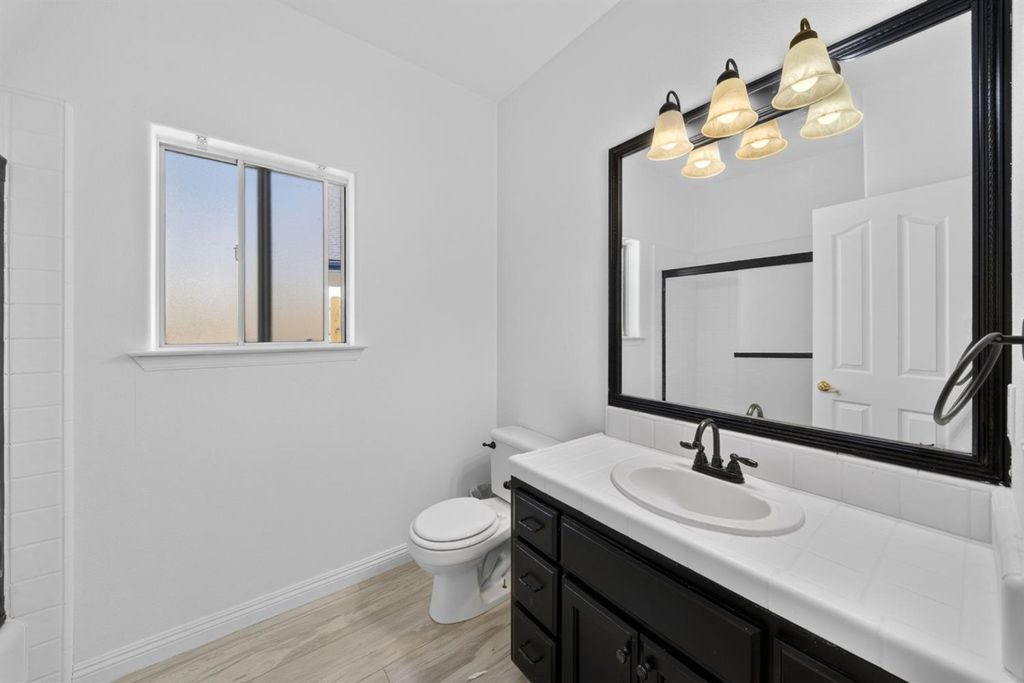 Image 36 of property listing at 602 Fallbrook Avenue, Clovis, CA 93611