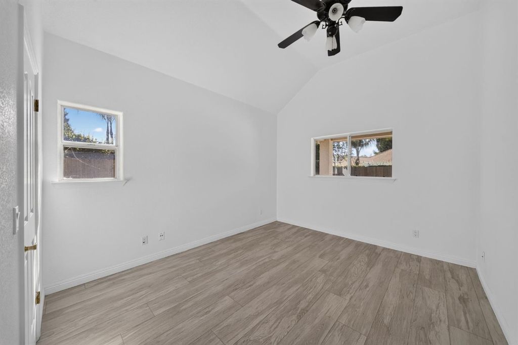 Image 44 of property listing at 602 Fallbrook Avenue, Clovis, CA 93611