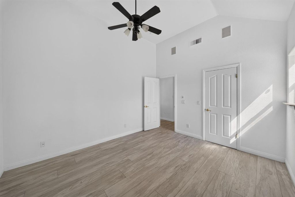 Image 45 of property listing at 602 Fallbrook Avenue, Clovis, CA 93611