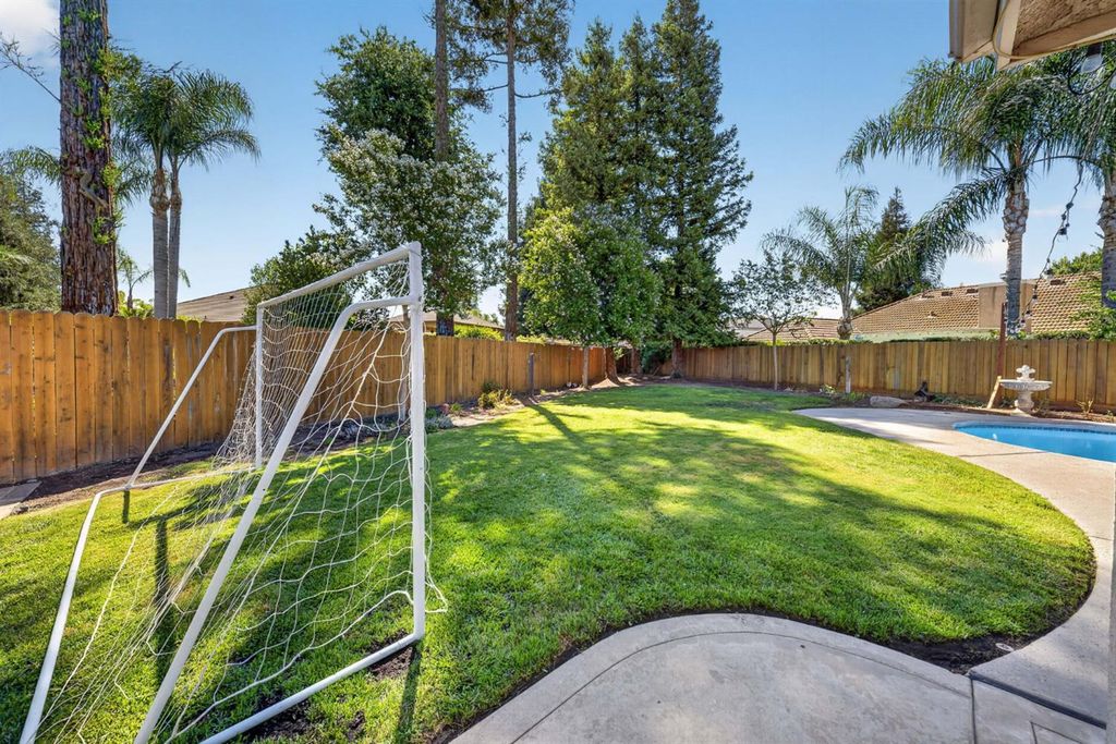 Image 53 of property listing at 602 Fallbrook Avenue, Clovis, CA 93611