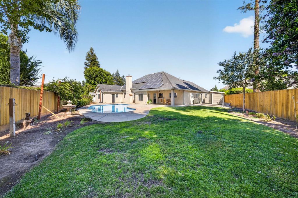 Image 55 of property listing at 602 Fallbrook Avenue, Clovis, CA 93611