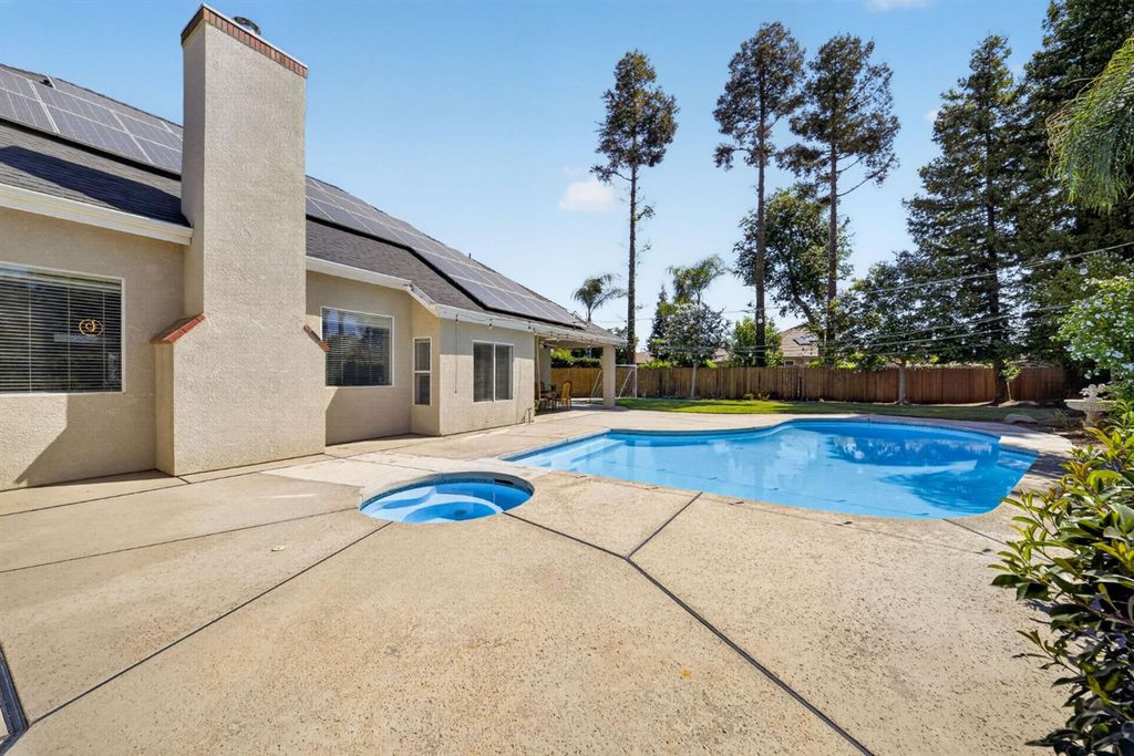 Image 57 of property listing at 602 Fallbrook Avenue, Clovis, CA 93611