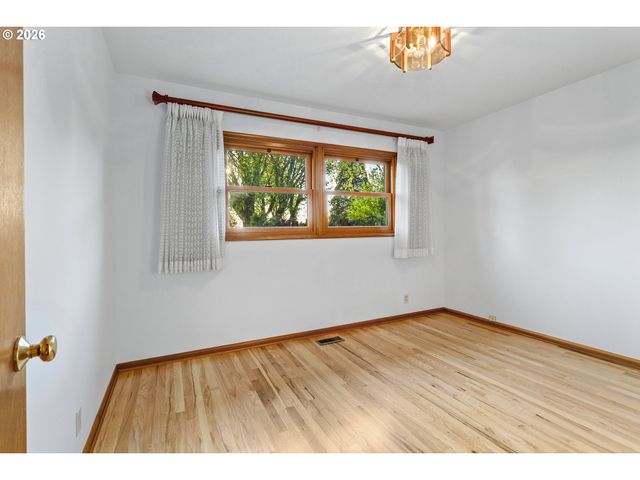 6900 Sw 11TH Dr, Portland, OR 97219