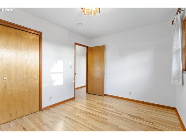 6900 Sw 11TH Dr, Portland, OR 97219