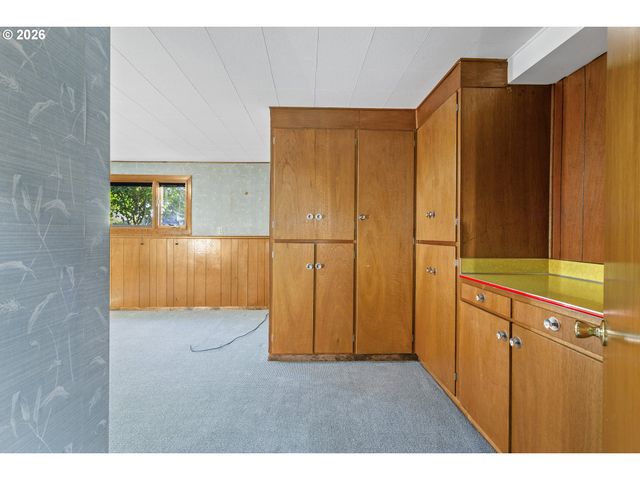 6900 Sw 11TH Dr, Portland, OR 97219