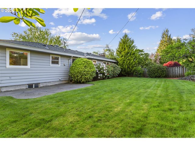6900 Sw 11TH Dr, Portland, OR 97219