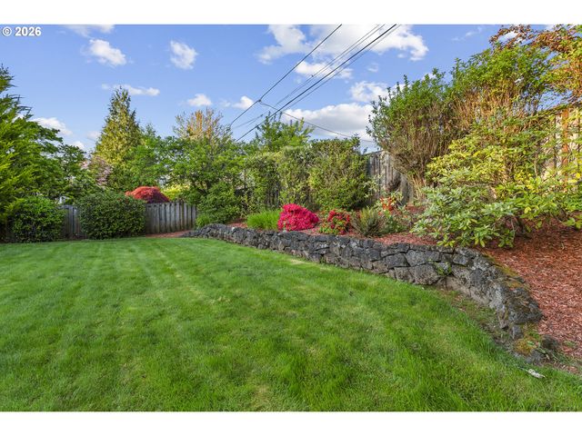 6900 Sw 11TH Dr, Portland, OR 97219