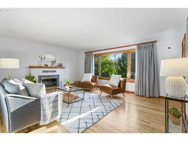 6900 Sw 11TH Dr, Portland, OR 97219