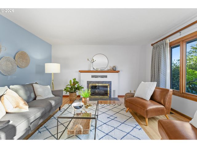 6900 Sw 11TH Dr, Portland, OR 97219