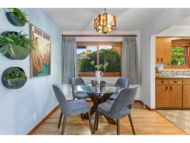 6900 Sw 11TH Dr, Portland, OR 97219
