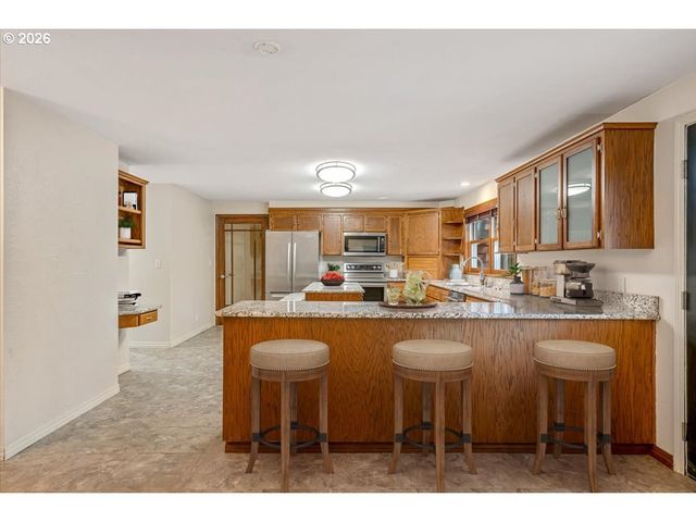 1590 JAMESTOWN St, Salem, OR 97302
