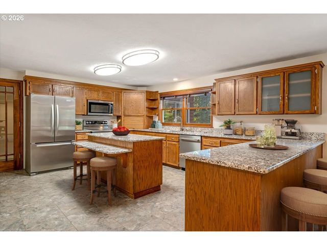 1590 JAMESTOWN St, Salem, OR 97302