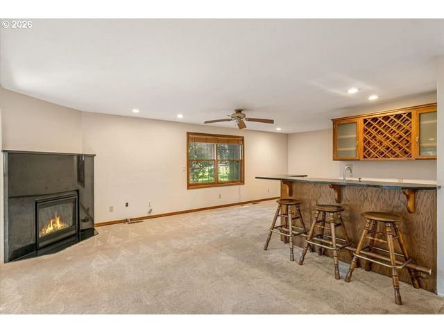 1590 JAMESTOWN St, Salem, OR 97302