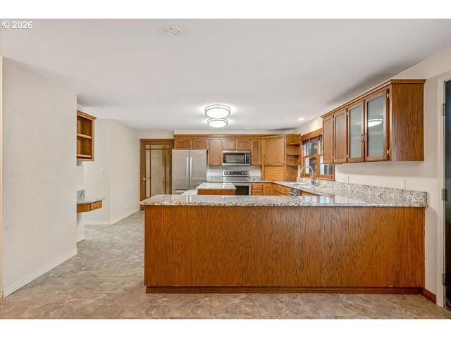 1590 JAMESTOWN St, Salem, OR 97302