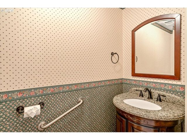 1590 JAMESTOWN St, Salem, OR 97302