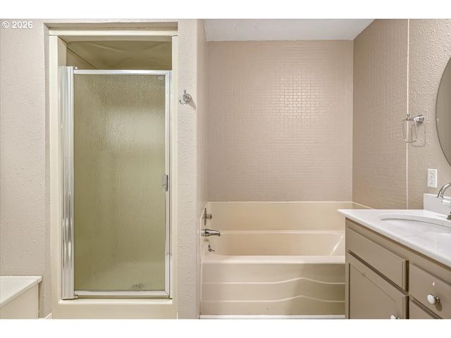 1590 JAMESTOWN St, Salem, OR 97302