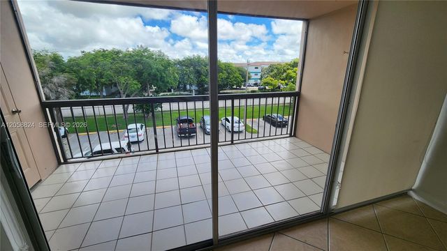 10985 SW 107th St 304, Miami, FL 33176