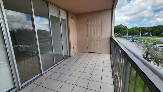 10985 SW 107th St 304, Miami, FL 33176