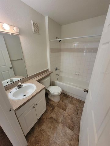 36106 LAKE CHASE BOULEVARD 102, Zephyrhills, FL 33541