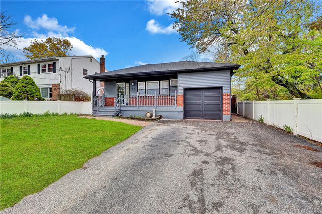 66 Phelps Lane, North Babylon, NY 11703