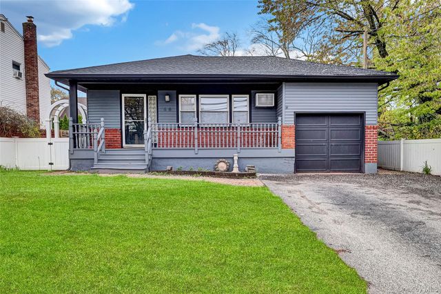 66 Phelps Lane, North Babylon, NY 11703
