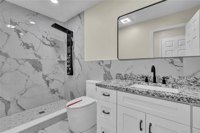66 Phelps Lane, North Babylon, NY 11703