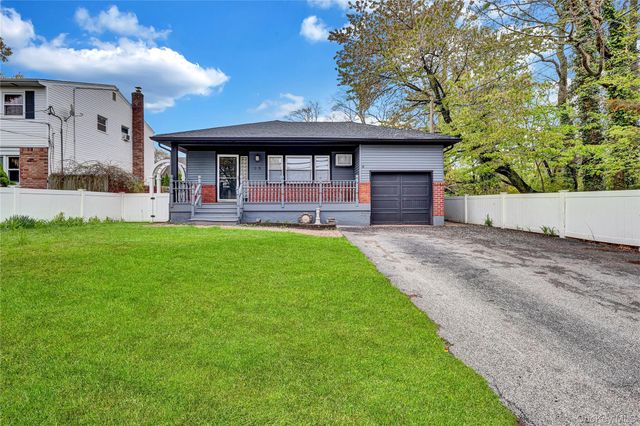 66 Phelps Lane, North Babylon, NY 11703
