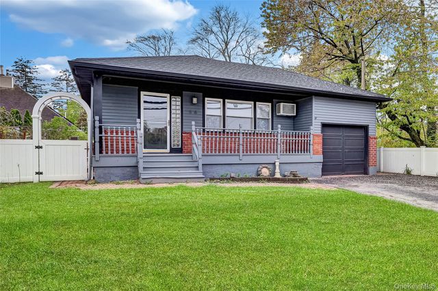 66 Phelps Lane, North Babylon, NY 11703