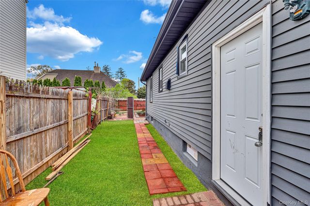 66 Phelps Lane, North Babylon, NY 11703
