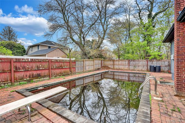 66 Phelps Lane, North Babylon, NY 11703