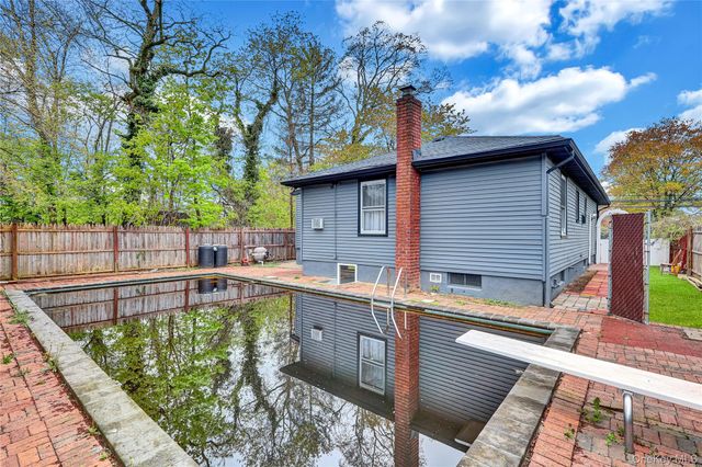 66 Phelps Lane, North Babylon, NY 11703