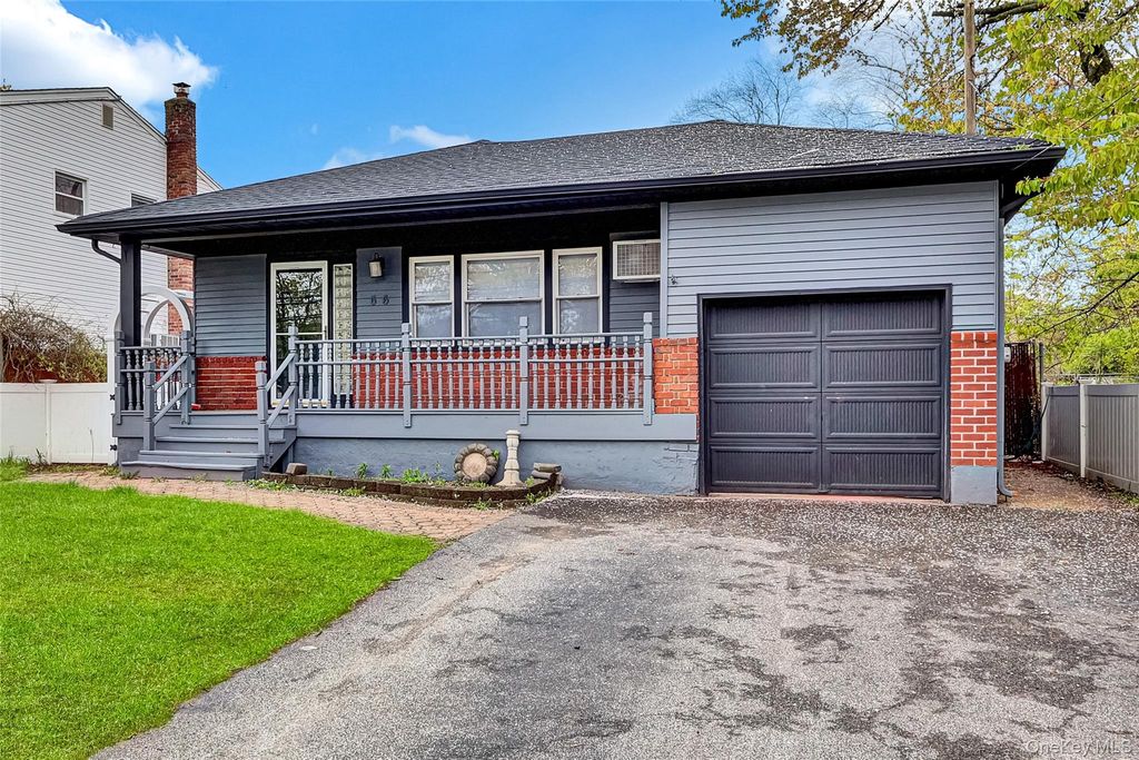 66 Phelps Lane, North Babylon, NY 11703