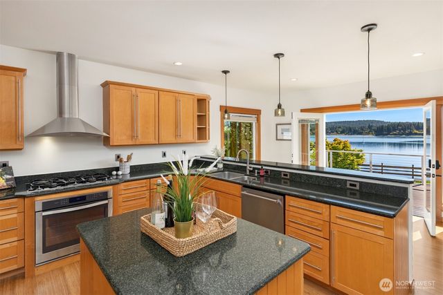 16392 Pearson Road NE, Poulsbo, WA 98370