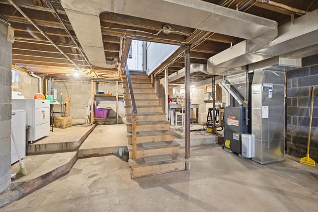 42 Kenney Street, Manchester, NH 03103