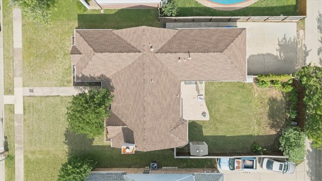 2110 Lansdown Drive, Carrollton, TX 75010