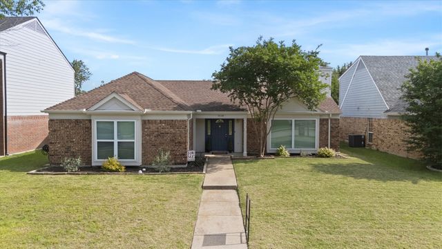 2110 Lansdown Drive, Carrollton, TX 75010