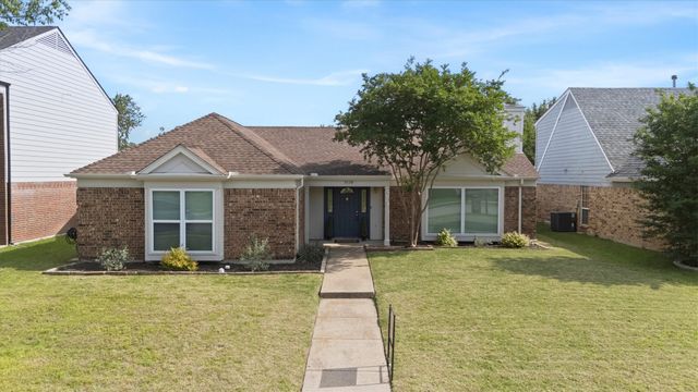 2110 Lansdown Drive, Carrollton, TX 75010