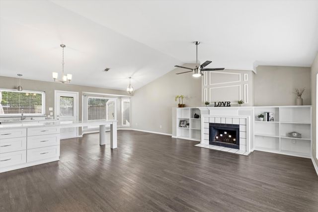 2110 Lansdown Drive, Carrollton, TX 75010