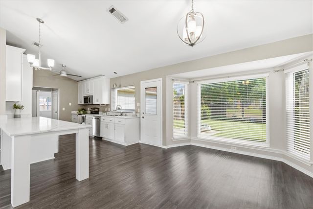 2110 Lansdown Drive, Carrollton, TX 75010