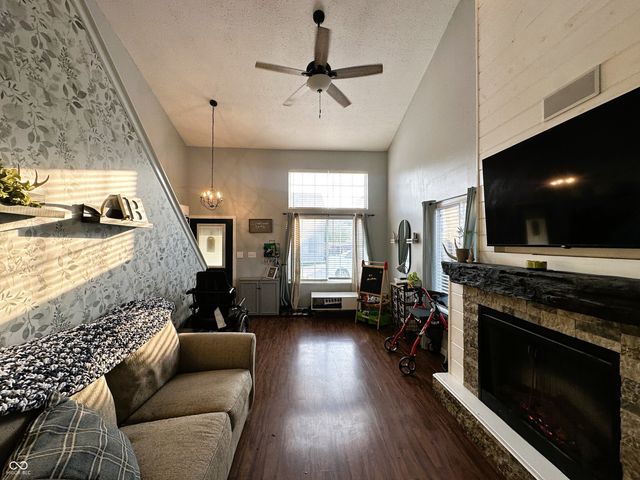 6588 Dunsdin Drive, Plainfield, IN 46168