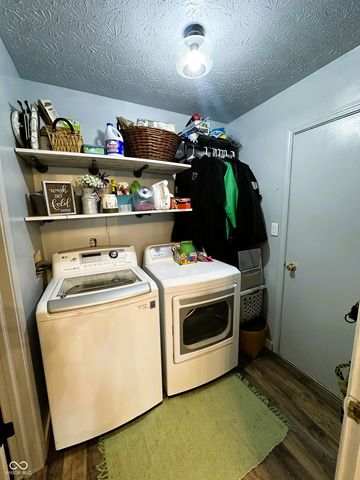 6588 Dunsdin Drive, Plainfield, IN 46168