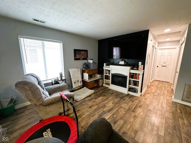 6588 Dunsdin Drive, Plainfield, IN 46168