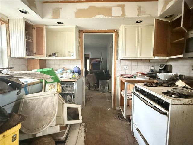 1672 Grand Central Avenue, Elmira, NY 14903