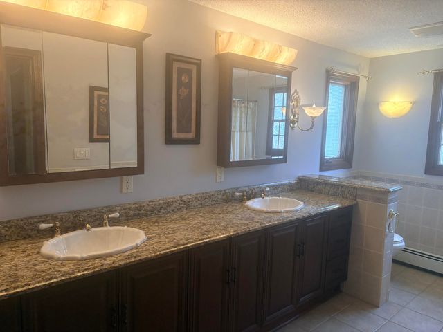 37 Simpson Lane, Freetown, MA 02702