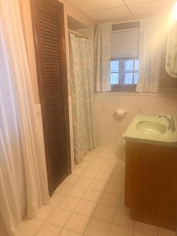 37 Simpson Lane, Freetown, MA 02702